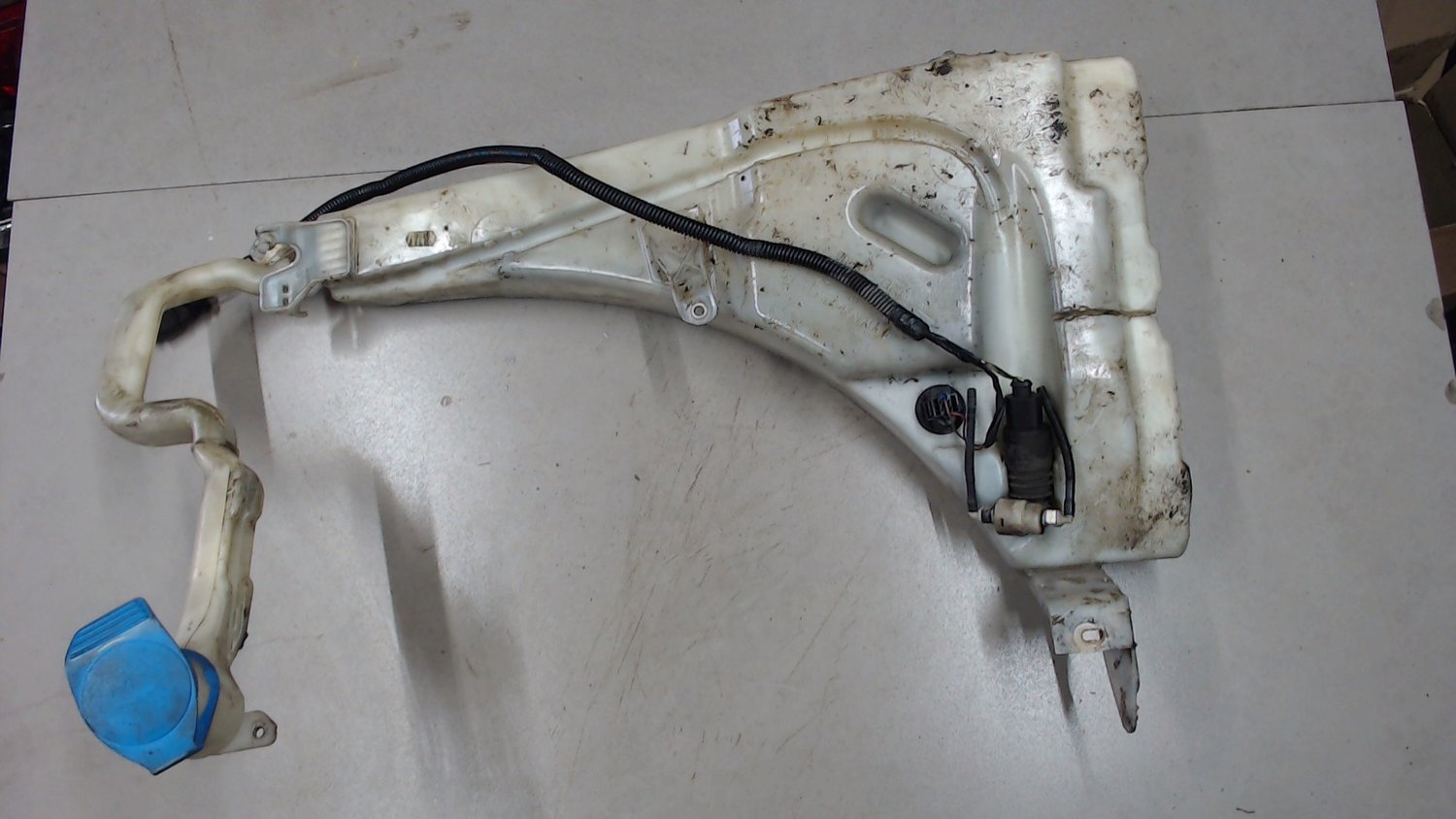 Как снять бачок омывателя фольксваген туарег 7L0955453F Бачок омывателя Volkswagen Touareg 2007-2010 2007 купить бу в Ростове
