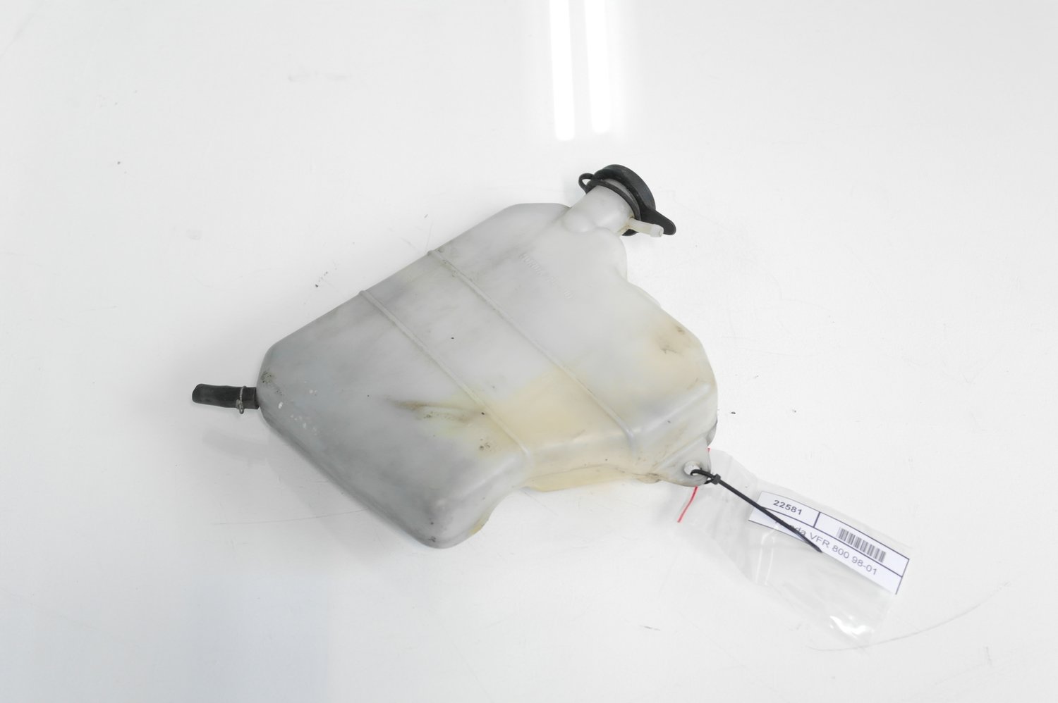 бачок honda. расширительный бачок honda cbr600rr. расширительный бачок honda gl1800. бачок honda. бачок honda.