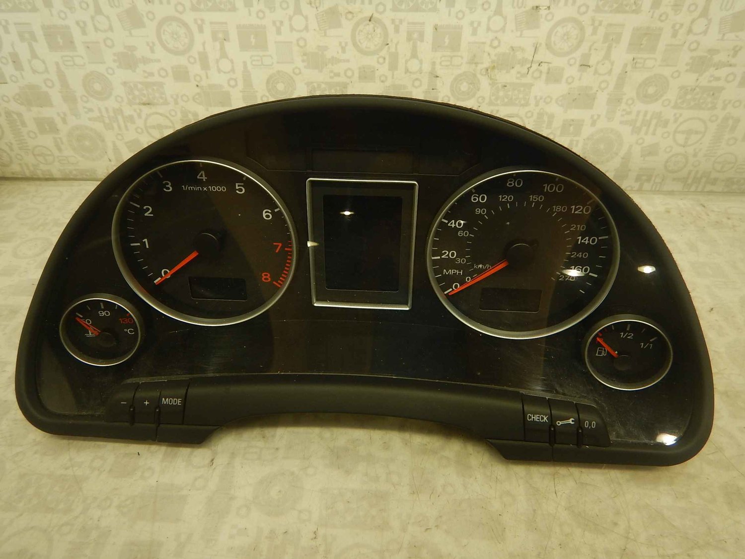 Панель приборов хина. Приборная панель audi a4 b7. панель приборов ауди а4 б6. приборная панель авто. с180 2004 комбинация приборов.