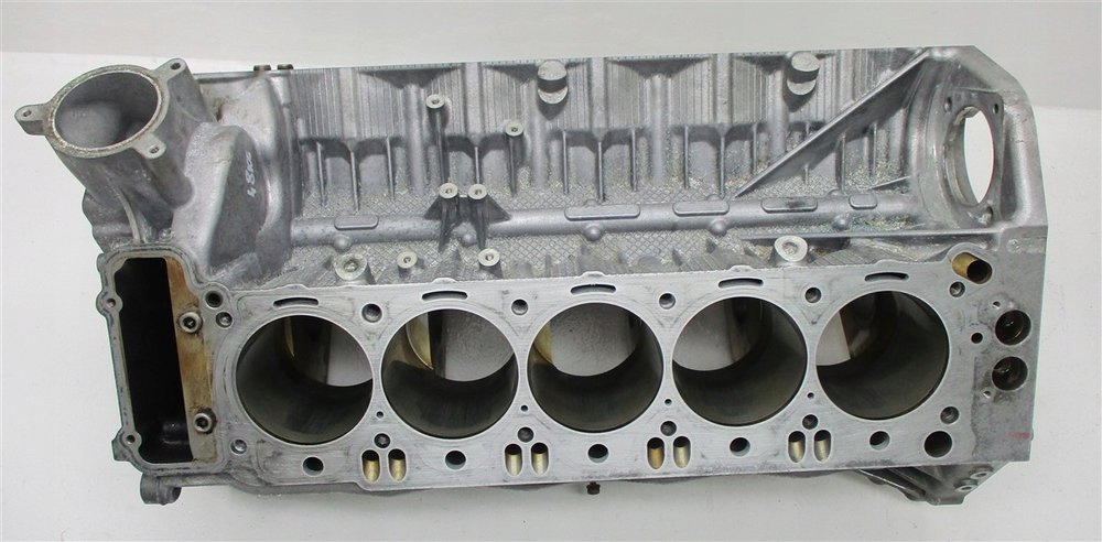 Алюминиевый или чугунный двигатель