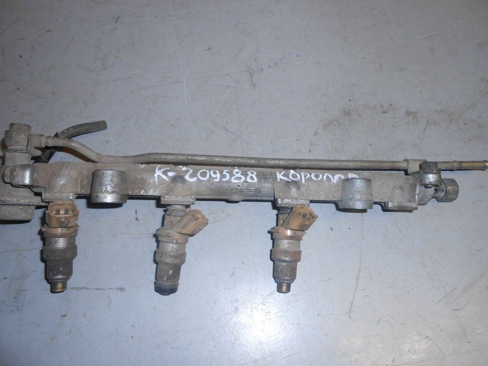 рейка топливная рампа. топливная рейка ваз 21099. рейка топливная рампа. 8. топливная рампа 3s fe.