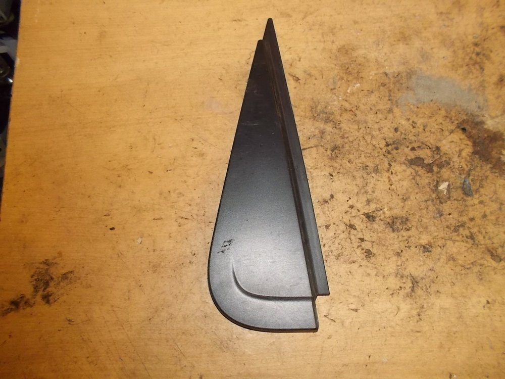 накладка задней двери правая. накладки на двери шевроле лачетти. накладка двери задней renault. накладка vag 3t0853607a. накладка задней двери правая.