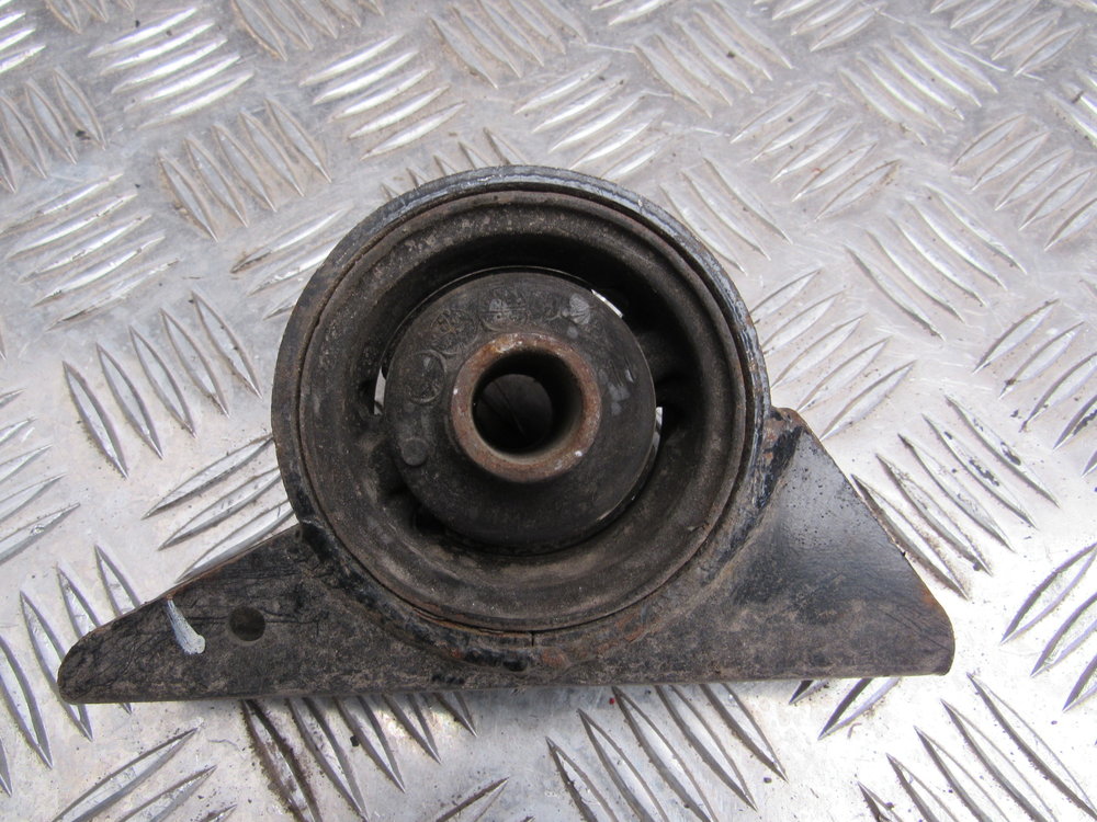 Опора заднего амортизатора mitsubishi galant. Галант 9 опора. Подушка акпп legnum. 6. Подушка двигателя мицубиси галант.