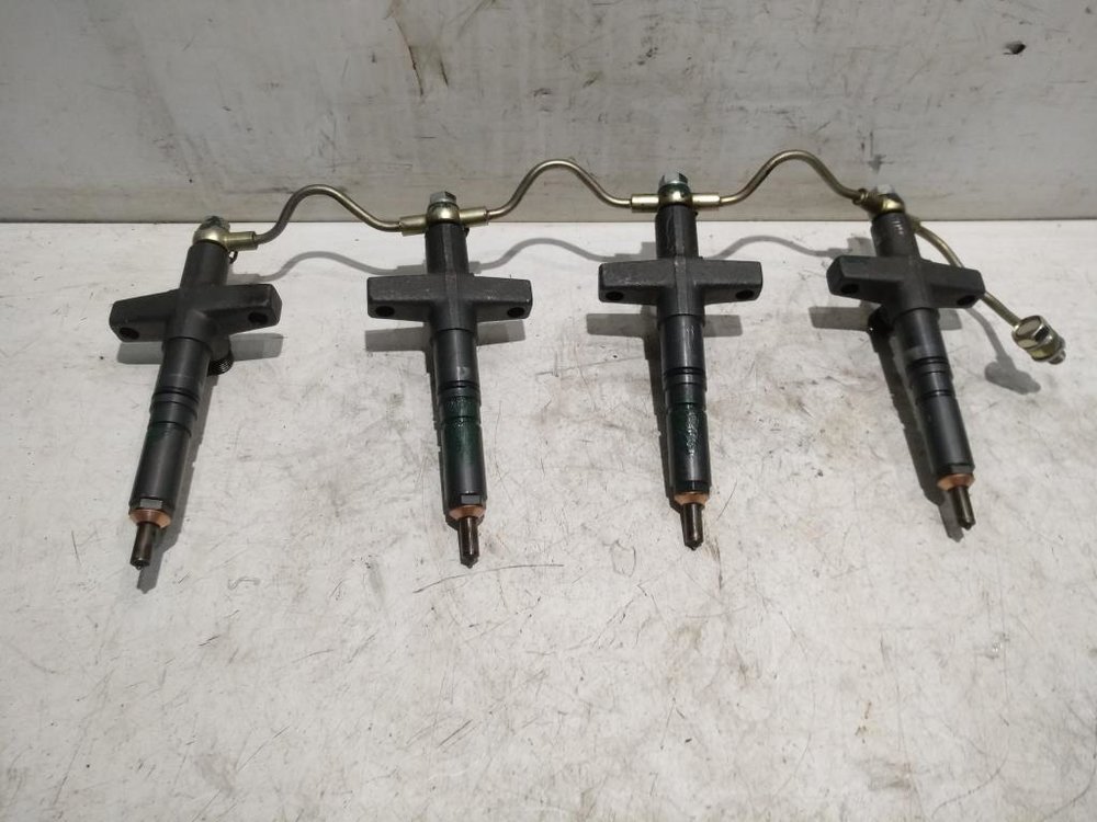 газовые форсунки митсубиси паджеро 3 3. паджеро 3 рампа форсунки. митсубиси паджеро 3 3. красные форсунки паджеро 3. паджеро 1 форсунки.