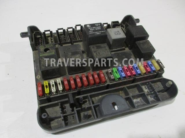 Предохранитель r01. Блок предохранителей кадди 1. Блок предохранителей кадди. Блок предохранителей volkswagen caddy 3. Блок предохранителей кадди.