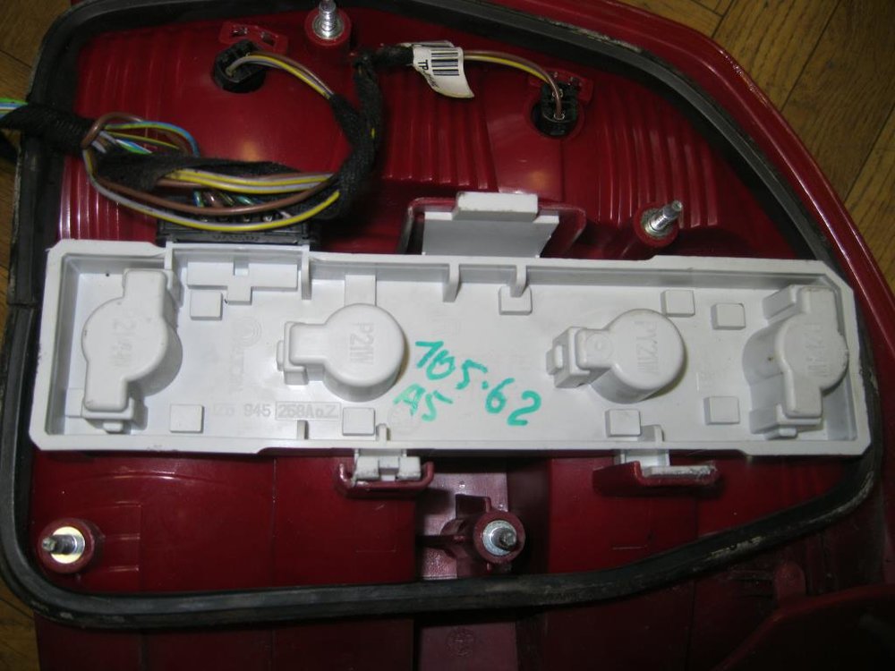 Как снять плату с фонаря 1Z5945258A Плата заднего фонаря Skoda Octavia (A5 1Z-) 2004-2013 2008 купить бу 