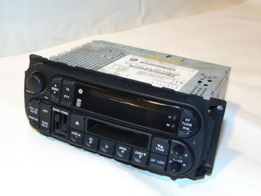 Автомагнитола chrysler tq1aa3569a4980. Штатная магнитола крайслер 300с. Магнитола крайслер вояджер 2. Магнитола крайслер sirius. Магнитола крайслер.