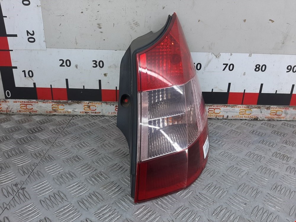 Как разобрать задний фонарь рено сценик два 8200127702 Фонарь задний правый Renault Scenic 2 (2003-2009) 2004 купить бу Z536