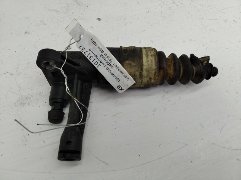 8e2721401aa. Цилиндр сцепления b5. Цилиндр сцепления b5. 8e2721401aa. 8e0721257a.