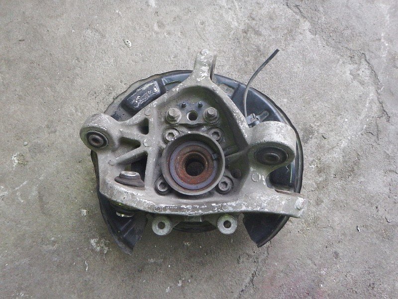 Кулак задний правый Lexus IS 1 2002 купить бу по цене 2766 руб. Z32774131 - iZAP