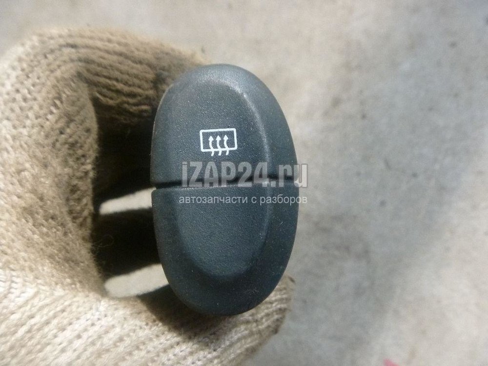 Меган 2 реле обогрева заднего стекла. Рено меган 2 подогрев заднего стекла. Рено меган 2 предохранитель зеркал. Рено меган 2 подогрев заднего стекла. Предохранитель обогрева заднего стекла меган 2.