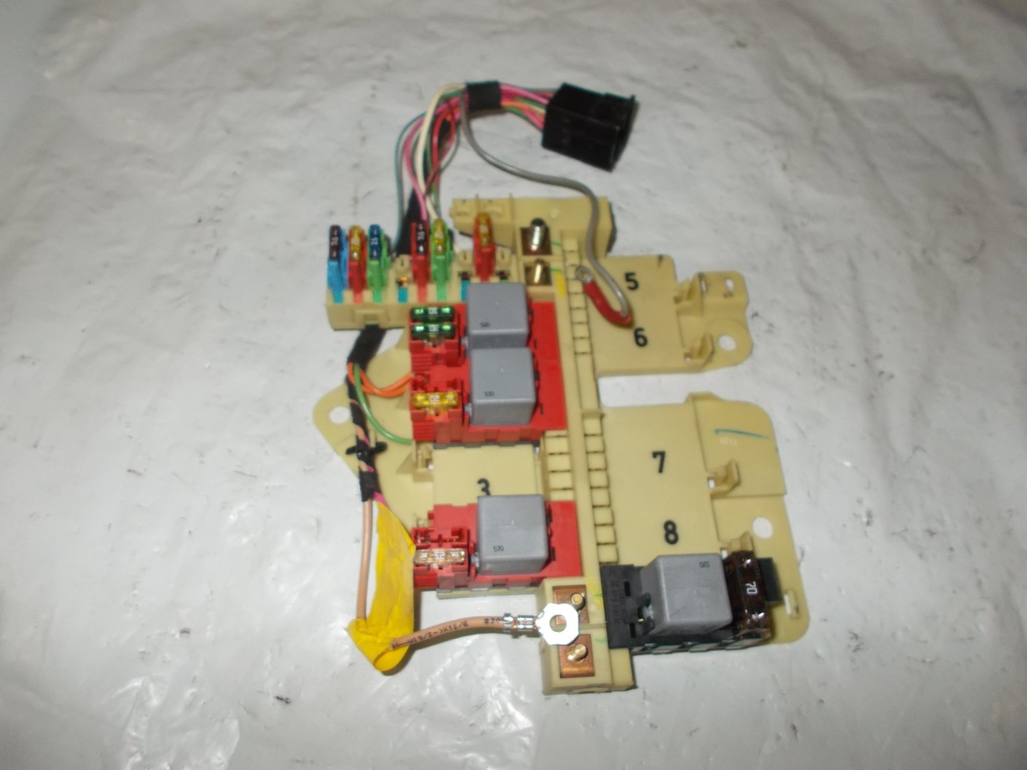 блок предохранителей w163. мерседес мл блок предохранителей. блок предохранителей мерседес 163. предохранитель замка багажника мерседес 164. мерседес мл 350 блоки предохранителей.