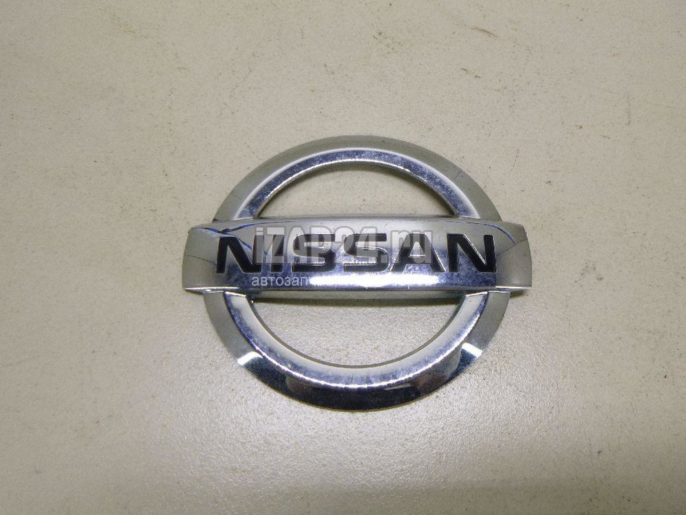 Эмблема на Nissan Almera g15. Эмблема передняя Ниссан Альмера g15 артикул. Эмблема на крышку багажника Ниссан Альмера Классик. Значок капота Ниссан Альмера g15. Альмера g15 крышка багажника