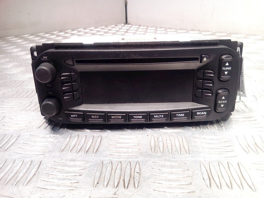 Магнитола rb3 крайслер. Магнитола крайслер. Магнитола крайслер себринг 2007. Штатная магнитола крайслер вояджер 4. Chrysler 300c 2005 magnitola.