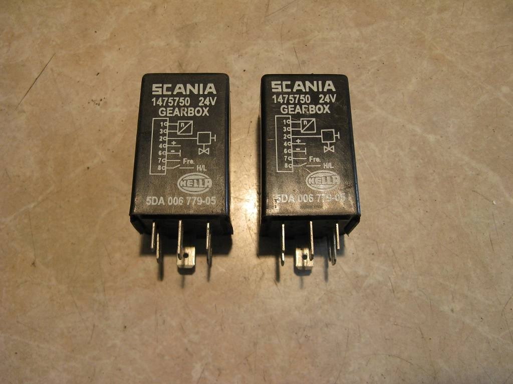 Реле света фар скания 124. 1401565 scania. Реле света скания dt. Реле скания. Реле l scania 1985.