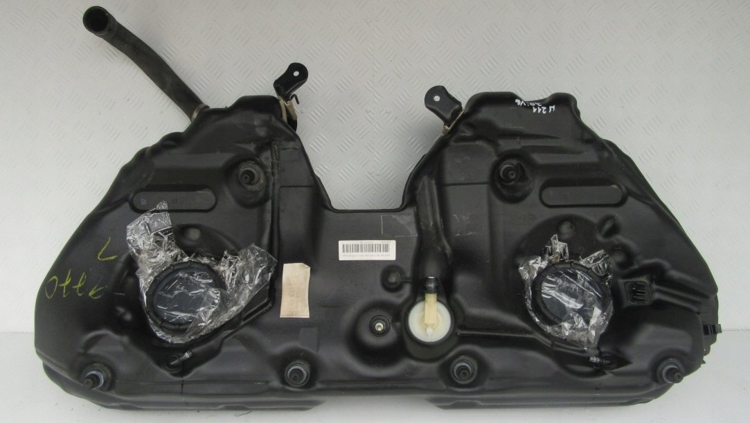 Топливный бак мерседес w211 cdi. Топливный бак мерседес w211 cdi. Топливная система мерседес 211. Топливный бак мерседес w211 рестайлинг. Бак 211 мерседеса.