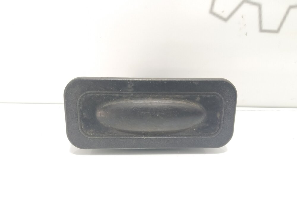 кнопка открывания багажника рено. кнопка открывания багажника рено меган 2. 8200076256 кнопка открывания багажника. кнопка открывания заднего стекла рено сценик 1. кнопка багажника рено меган 2.