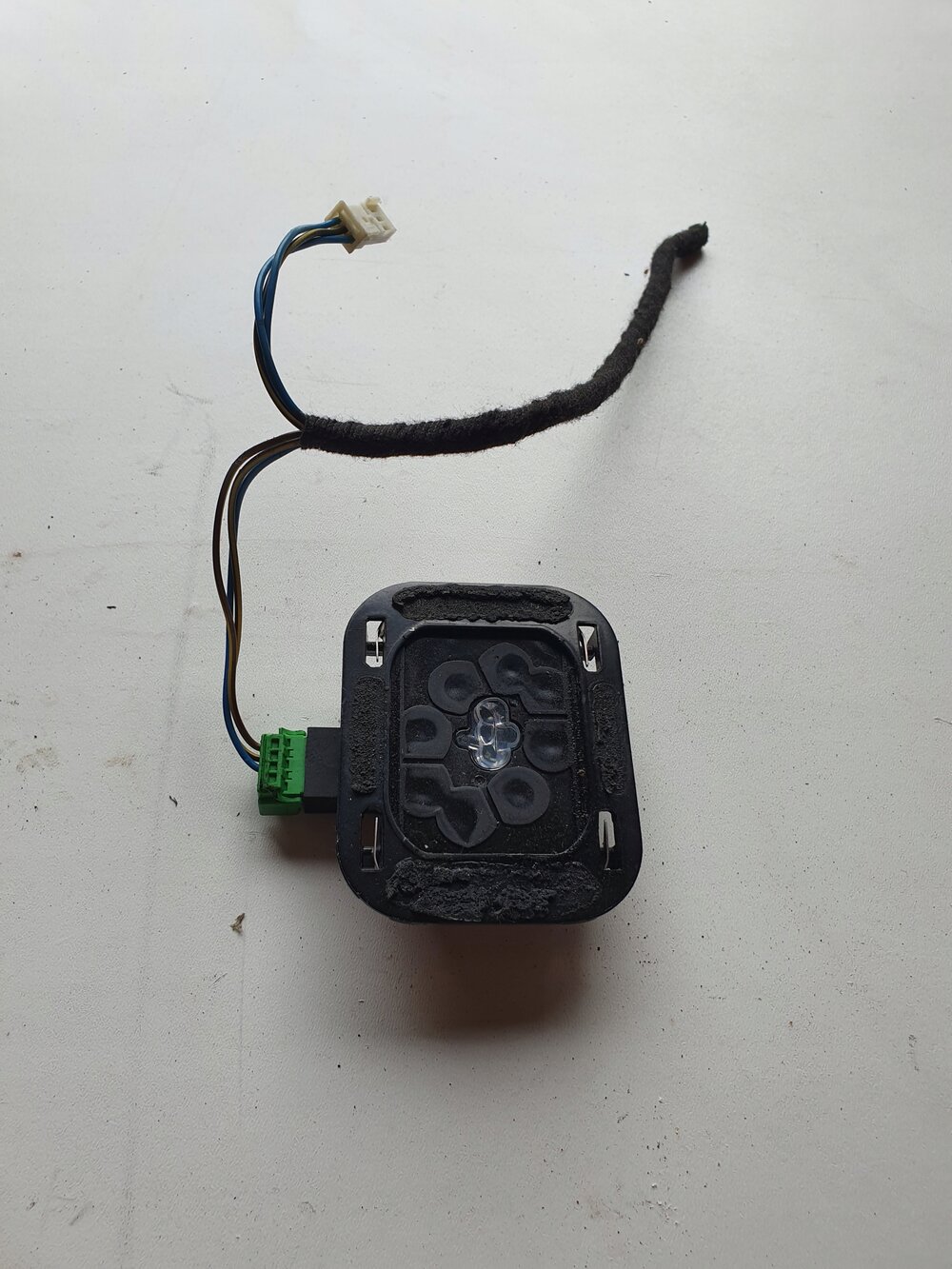 Датчик дождя ford focus 3. Форд фокус 2008 датчик дождя. Датчик дождя ford focus 2. Датчик дождя на форд мондео 2010г. Датчик дождя ford focus 2.