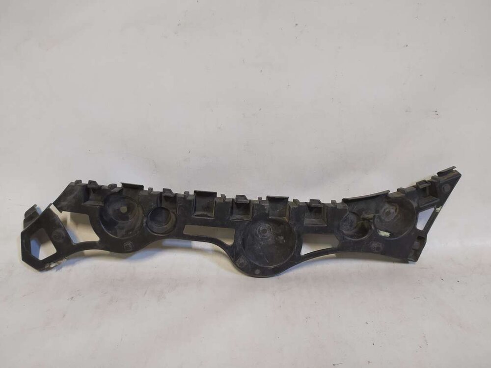 622232288r. Кронштейн бампера рено логан 2. Кронштейн левый переднего бампера логан 2 2017г. Кронштейн переднего бампера рено логан 1. Renault 85 04 429 04r кронштейн заднего бампера правый.