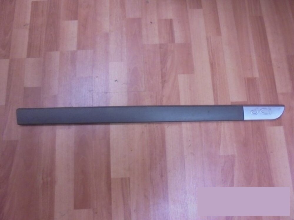 Молдинг двери меган 2. Молдинг на рено меган 2 дверь. 7701477638. Молдинг двери меган 2. Молдинг двери меган 2.